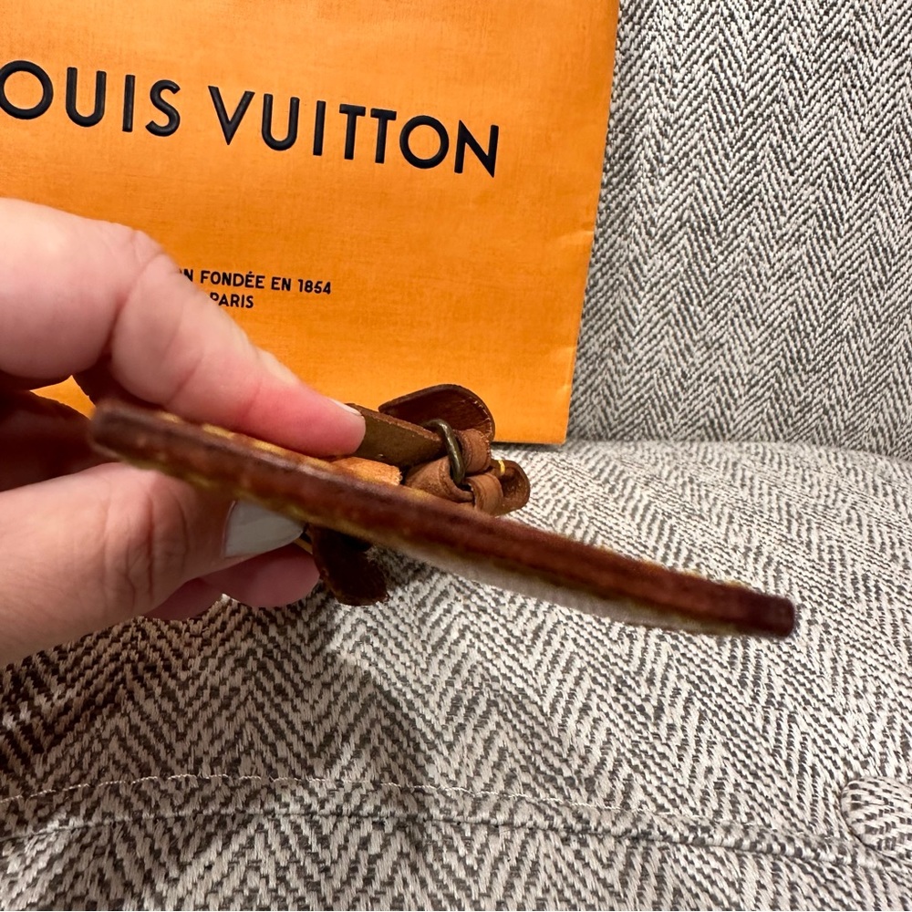 Louis Vuitton Luggage Tag with Poignet - Picture 5 of 8